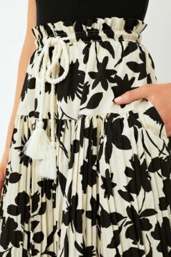 Exclusive Ivory Floral Midi Skirt -Staudes Store W1VVgphnOAYwN0Q4xVr2GMBhYZk8HDie 1